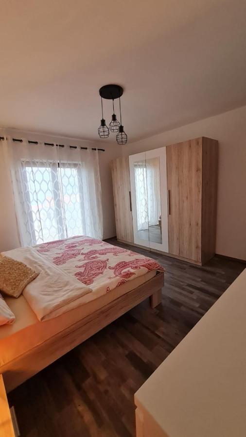 Apartment Verda セニ エクステリア 写真