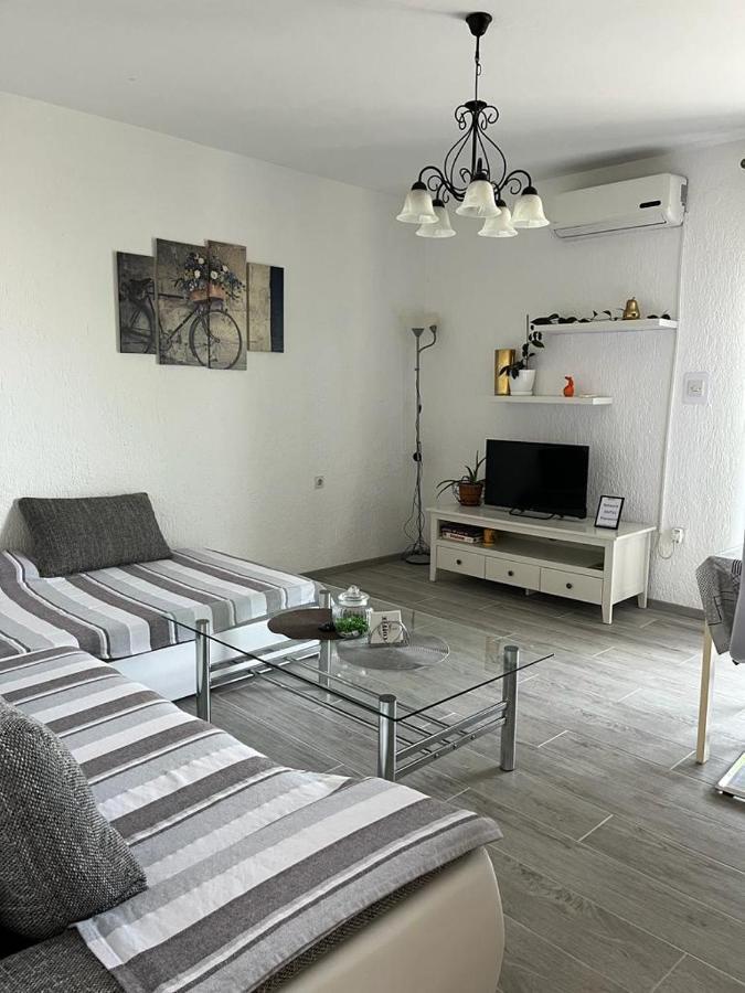 Apartment Verda セニ エクステリア 写真