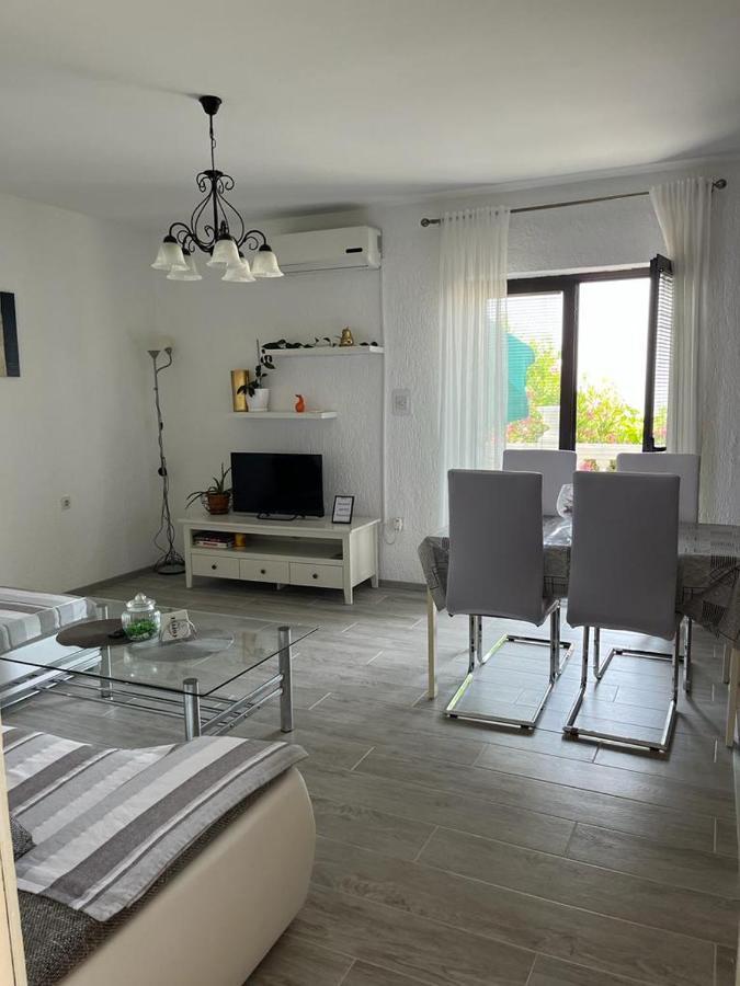 Apartment Verda セニ エクステリア 写真