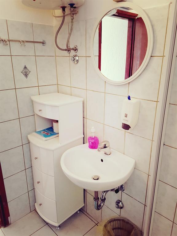 Apartment Verda セニ エクステリア 写真